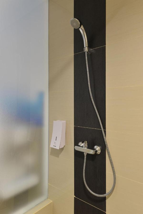 Moritz Biz Gandaria Hotel Джакарта Екстериор снимка