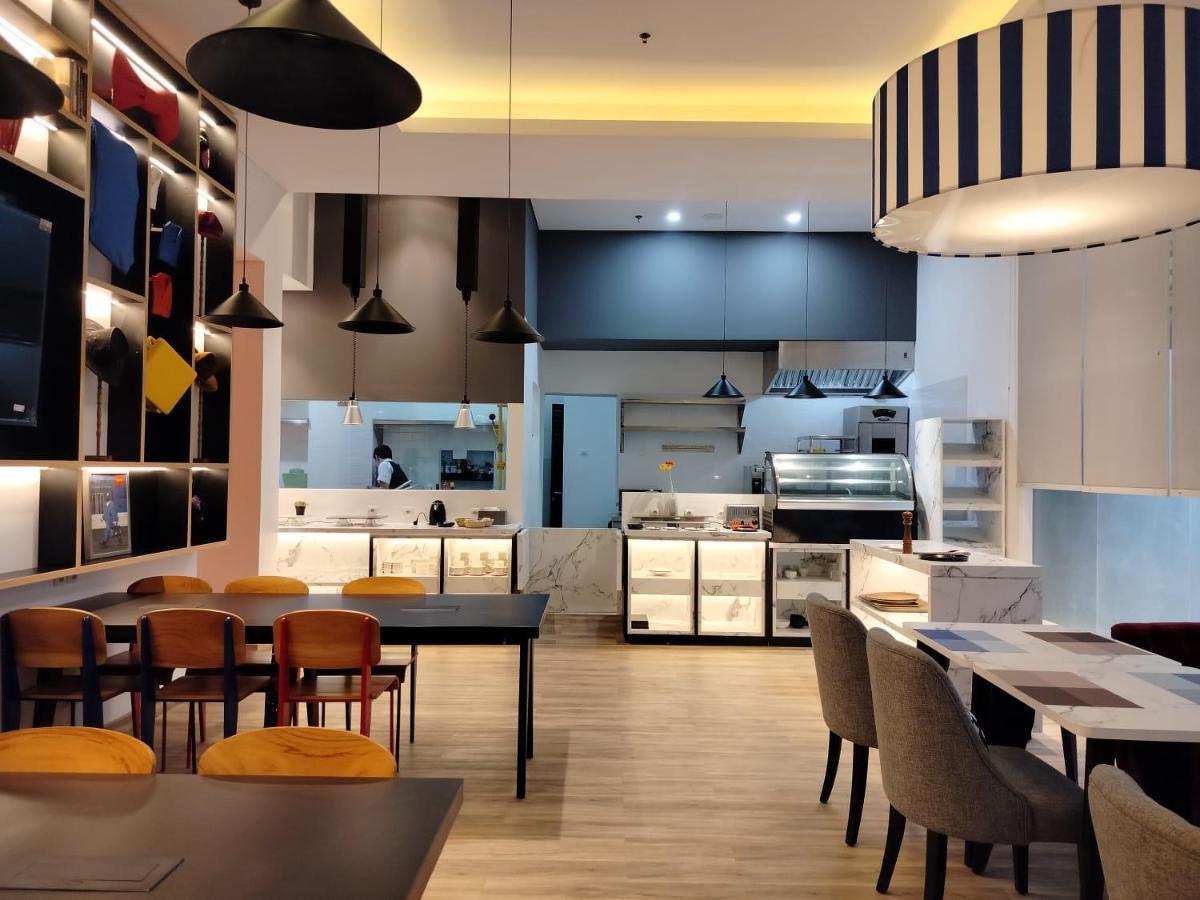 Moritz Biz Gandaria Hotel Джакарта Екстериор снимка