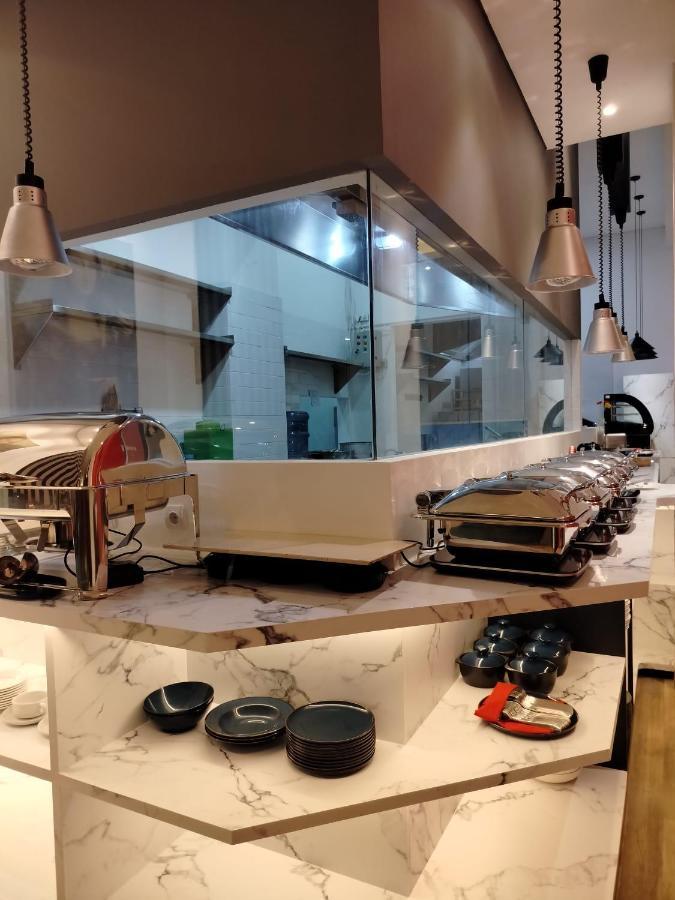 Moritz Biz Gandaria Hotel Джакарта Екстериор снимка