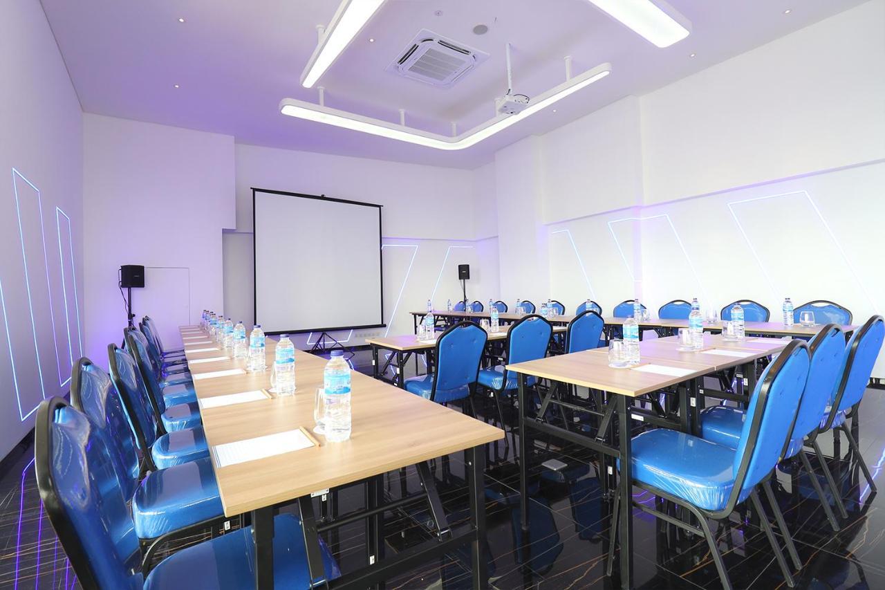 Moritz Biz Gandaria Hotel Джакарта Екстериор снимка