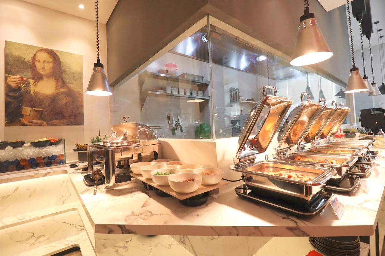 Moritz Biz Gandaria Hotel Джакарта Екстериор снимка