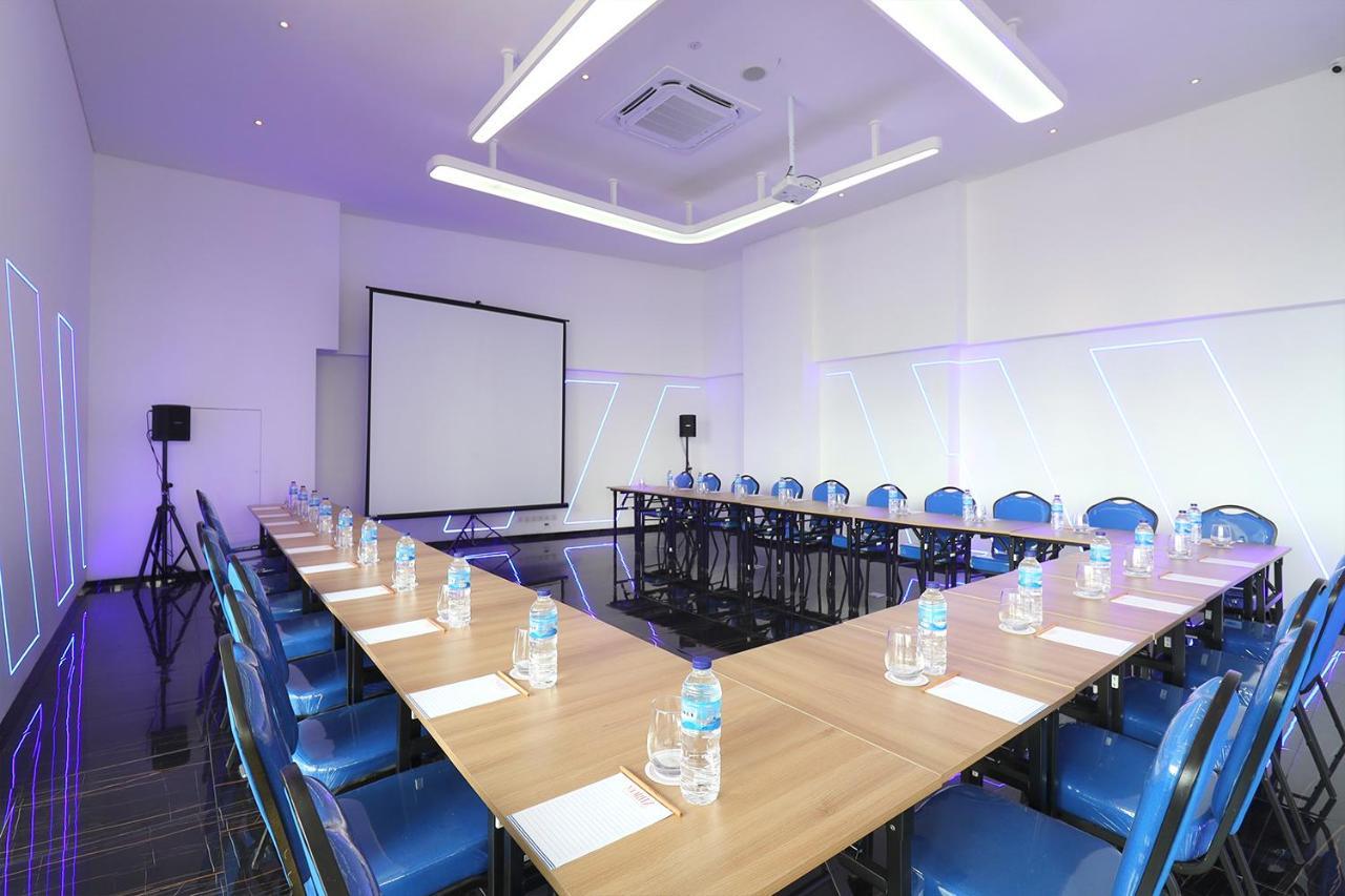 Moritz Biz Gandaria Hotel Джакарта Екстериор снимка